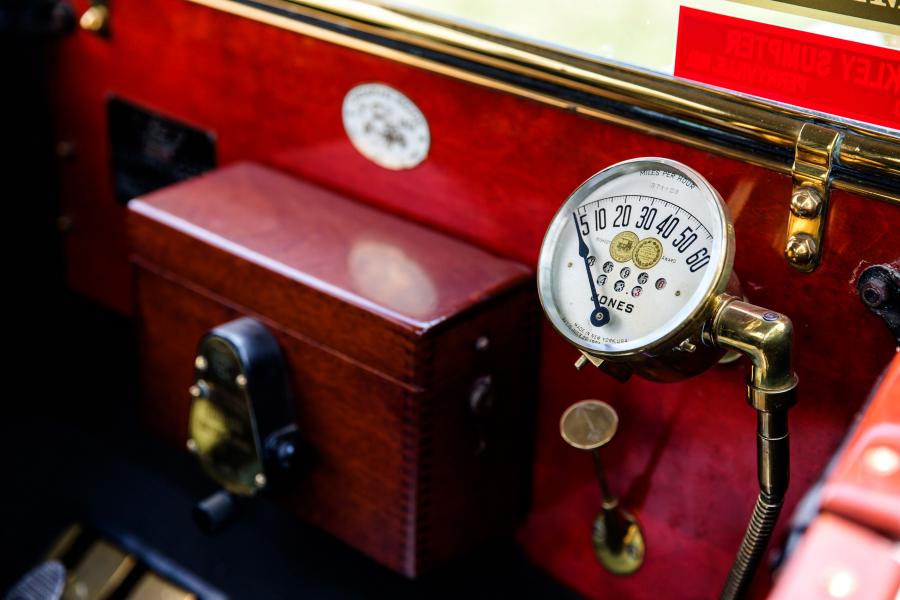 Детали интерьера Ford Model T Torpedo Runabout 1912 года  (фото 5 из 25)
